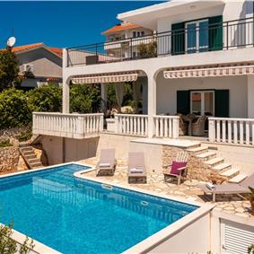 4 Bedroom Villa with Pool near Milna, Brac Island Sleeps 8 